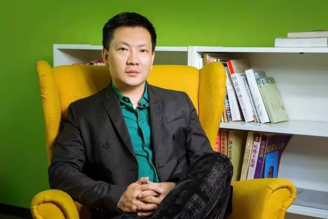 開業慶典:都是要照鏡子整一整