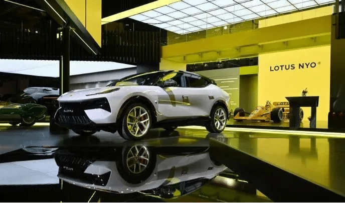 上海車展路特斯展臺活動現場
